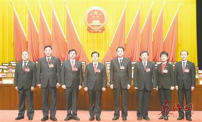 李民生(右四),汪习武(左三),牛炎平(右三),武磊(左二),闫小杏(右二)