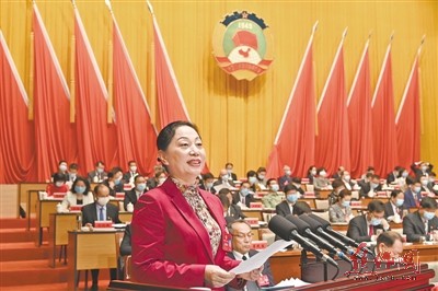 昨日上午,市政协主席杨娅辉代表政协第十四届焦作市委员会常务委员